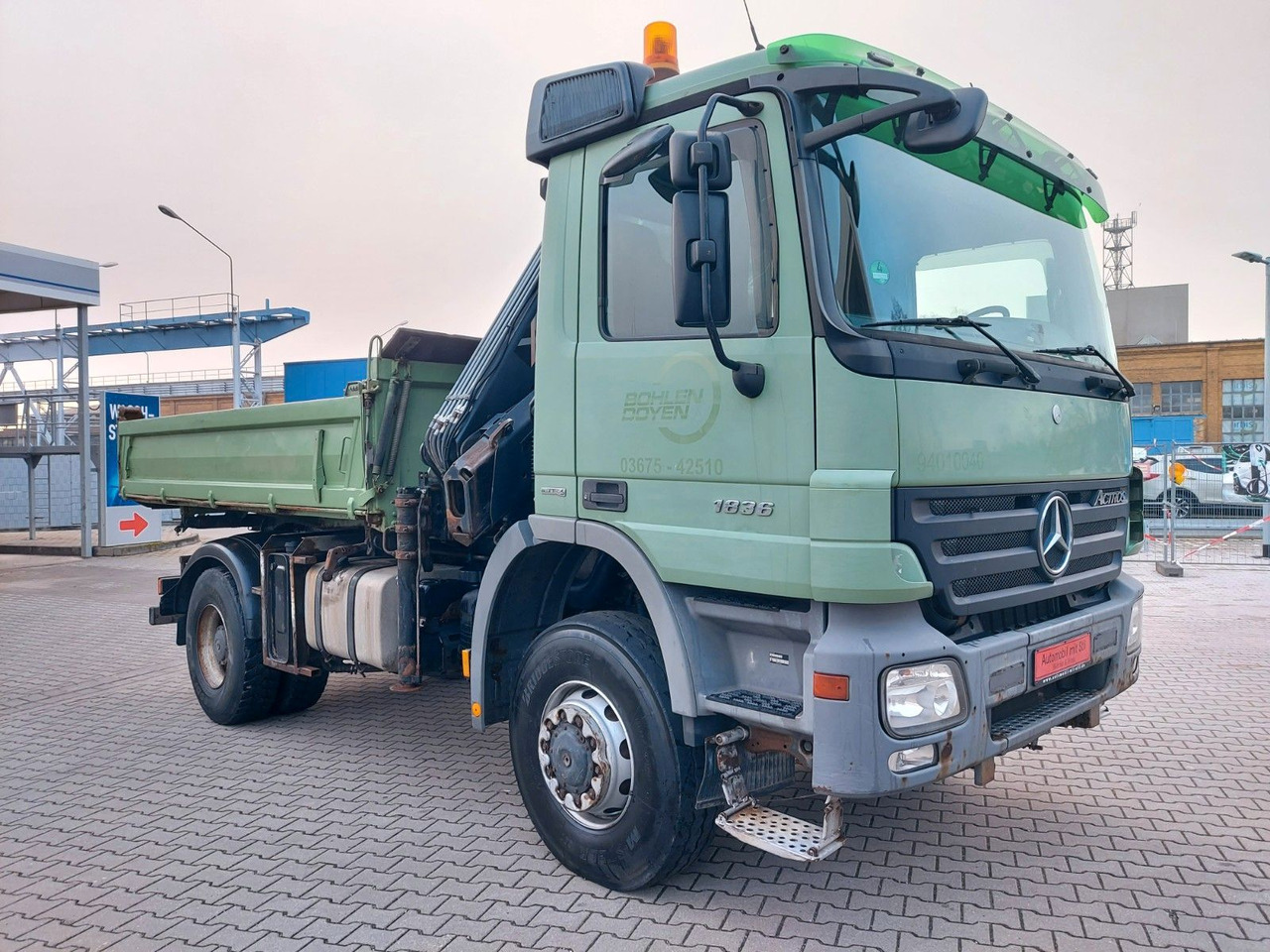 Mercedes-Benz Actros 2/3 6-Zyl.1836 ALLRAD 4x4 Dreiseitk: Kran Mercedes-Benz Actros 2/3 6-Zyl.1836 ALLRAD 4x4 Dreiseitk. Kran - Xe ben, Xe cẩu tự hành: hình 2 Mercedes-Benz Actros 2/3 6-Zyl.1836 ALLRAD 4x4 Dreiseitk: Kran Mercedes-Benz Actros 2/3 6-Zyl.1836 ALLRAD 4x4 Dreiseitk. Kran - Xe ben, Xe cẩu tự hành: hình 2
