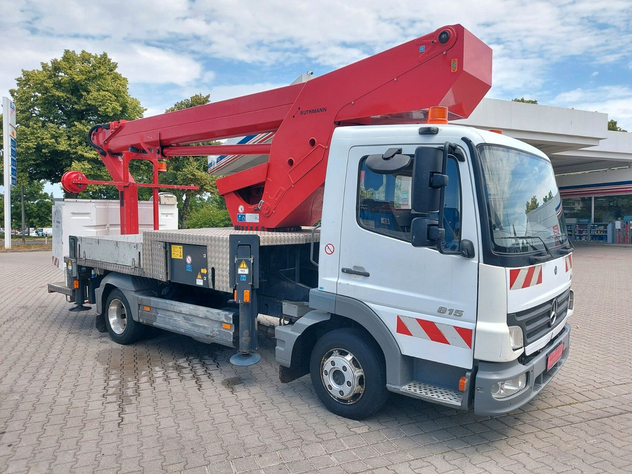Mercedes-Benz Atego 2 4-Zyl. 4x2 RUTHMANN T270 27 METER - Nền bục trên không gắn trên xe tải: hình 2 Mercedes-Benz Atego 2 4-Zyl. 4x2 RUTHMANN T270 27 METER - Nền bục trên không gắn trên xe tải: hình 2