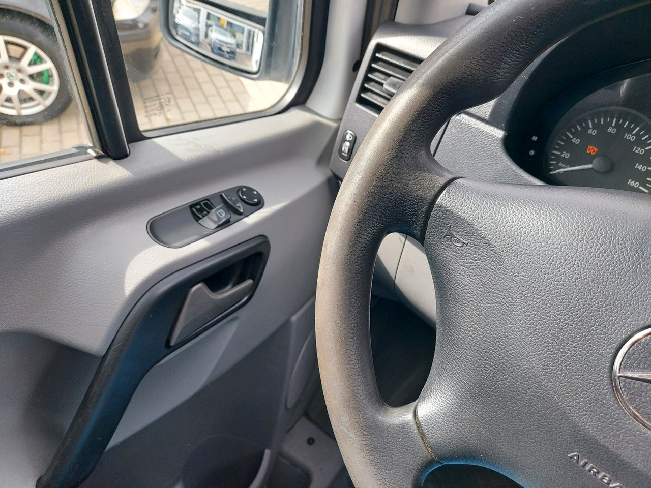 Xe van chở khách Mercedes-Benz Sprinter II Kasten 314 CDI Mixto 6 Sitze: hình 15