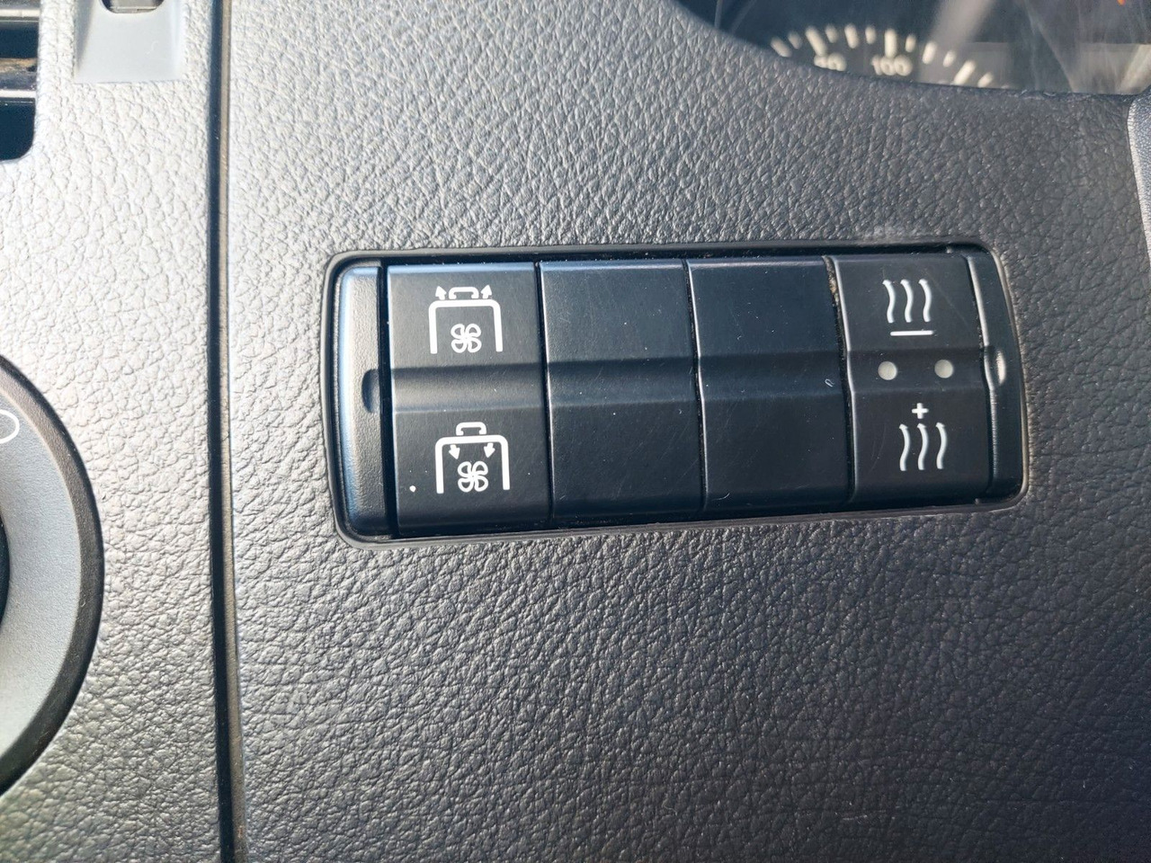 Mercedes-Benz Sprinter II Kasten 516 5T KLIMA AHK MAXI - Xe van chở hàng: hình 3 Mercedes-Benz Sprinter II Kasten 516 5T KLIMA AHK MAXI - Xe van chở hàng: hình 3