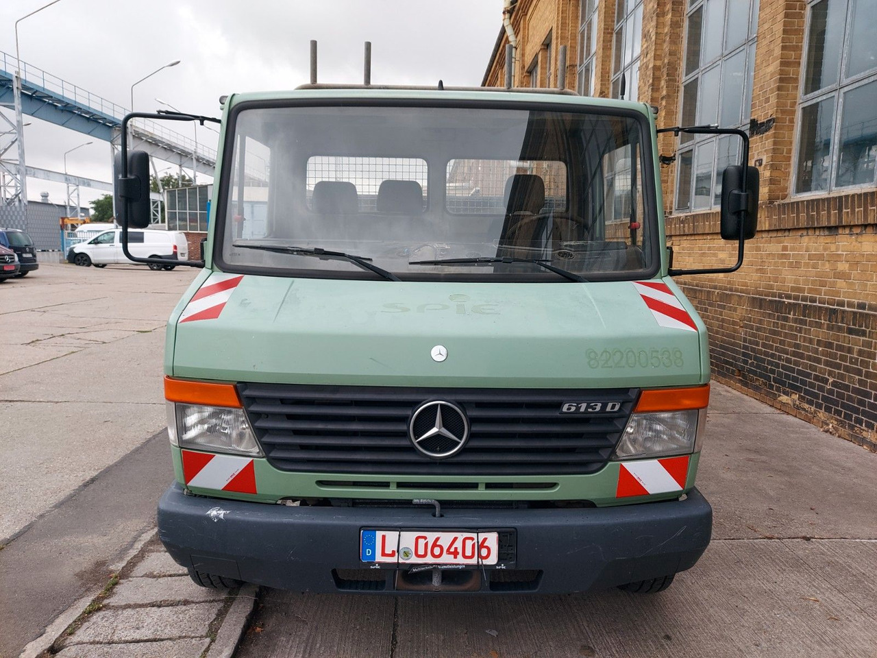 Mercedes-Benz Vario 613D Pritsche lang extralang - Xe tải nhỏ phẳng: hình 3 Mercedes-Benz Vario 613D Pritsche lang extralang - Xe tải nhỏ phẳng: hình 3
