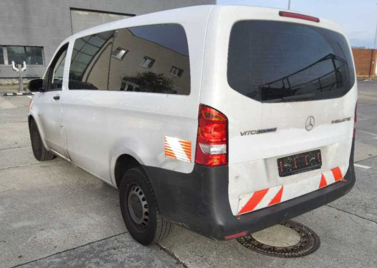 Mercedes-Benz Vito Tourer 114CDI Lang TOURER KLIMA 10 /26 TÜV - Xe van chở khách: hình 3 Mercedes-Benz Vito Tourer 114CDI Lang TOURER KLIMA 10 /26 TÜV - Xe van chở khách: hình 3