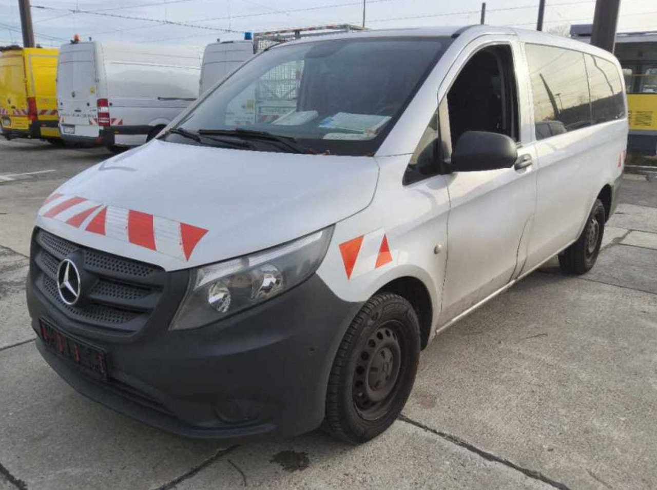 Mercedes-Benz Vito Tourer 114CDI Lang TOURER KLIMA 10 /26 TÜV - Xe van chở khách: hình 1 Mercedes-Benz Vito Tourer 114CDI Lang TOURER KLIMA 10 /26 TÜV - Xe van chở khách: hình 1