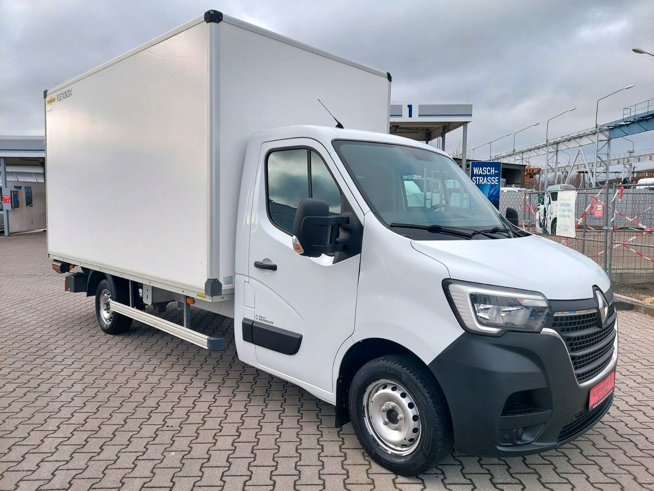Renault Master III Koffer L3H1 3,5t Ladebordwand Klima Renault Master III Koffer L3H1 3,5t Ladebordwand Klima - Xe tải nhỏ thùng kín: hình 1 Renault Master III Koffer L3H1 3,5t Ladebordwand Klima Renault Master III Koffer L3H1 3,5t Ladebordwand Klima - Xe tải nhỏ thùng kín: hình 1