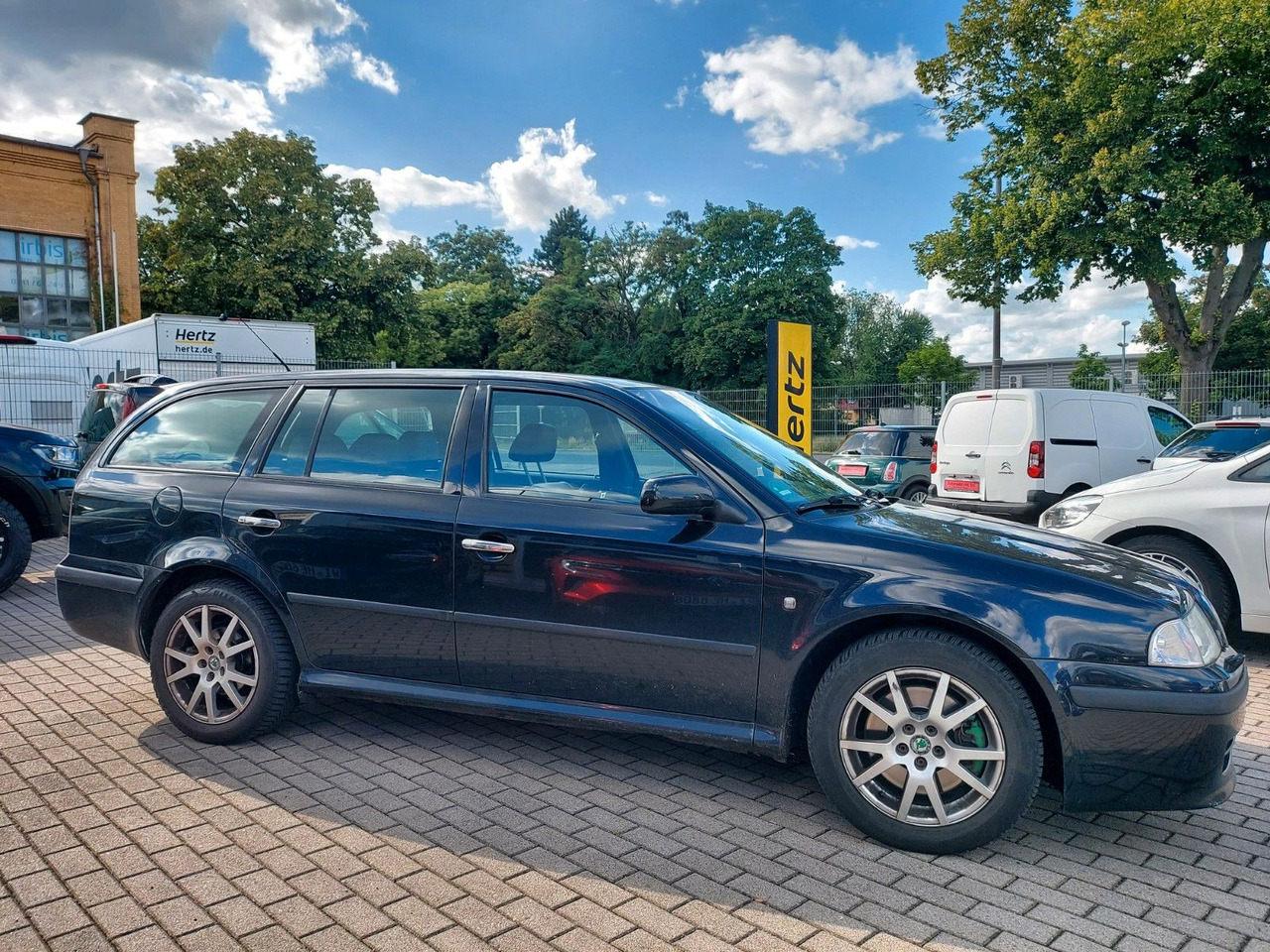 Skoda Octavia Combi RS Xenon DAB Teilleder AHK - Xe hơi: hình 5 Skoda Octavia Combi RS Xenon DAB Teilleder AHK - Xe hơi: hình 5