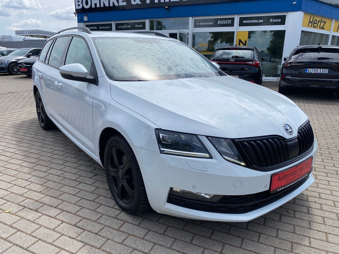 Skoda Octavia Combi Soleil DSG LED Radar ACC - Xe hơi: hình 1 Skoda Octavia Combi Soleil DSG LED Radar ACC - Xe hơi: hình 1