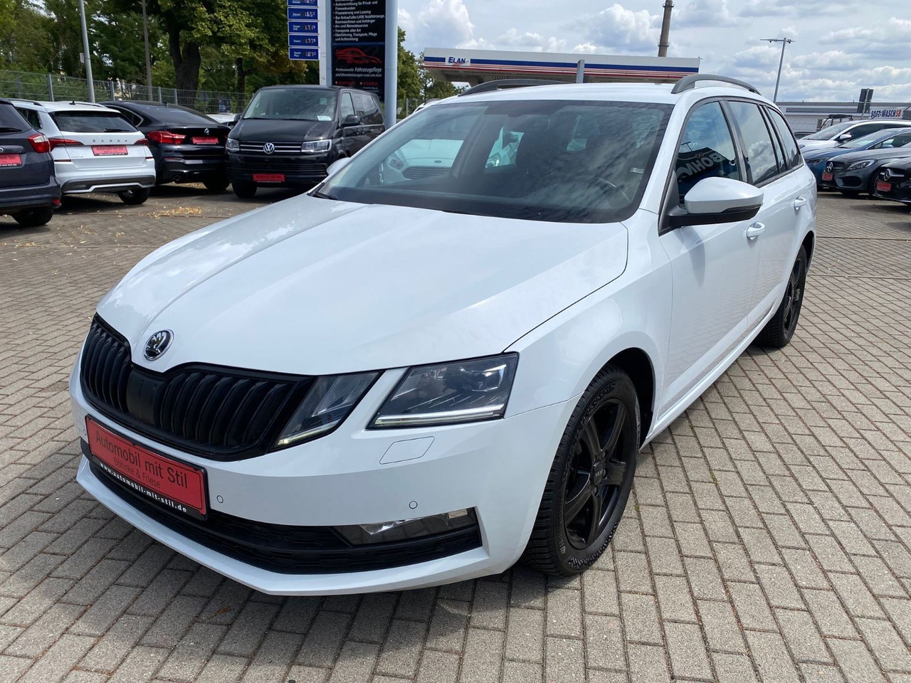 Skoda Octavia Combi Soleil DSG LED Radar ACC - Xe hơi: hình 3 Skoda Octavia Combi Soleil DSG LED Radar ACC - Xe hơi: hình 3