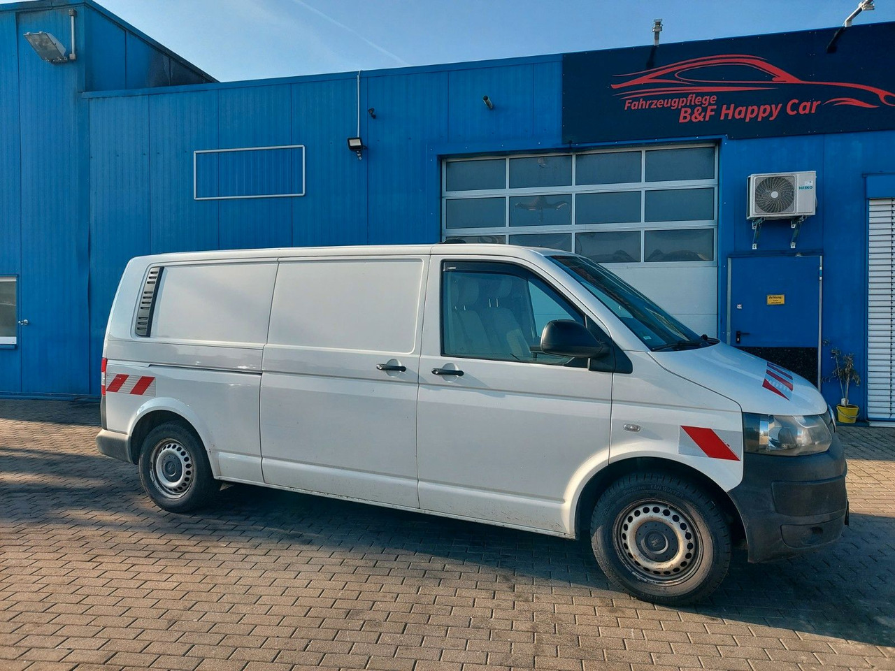 Volkswagen T5 Transporter Kasten Kombi lang 4Motion - Xe van chở khách: hình 1 Volkswagen T5 Transporter Kasten Kombi lang 4Motion - Xe van chở khách: hình 1