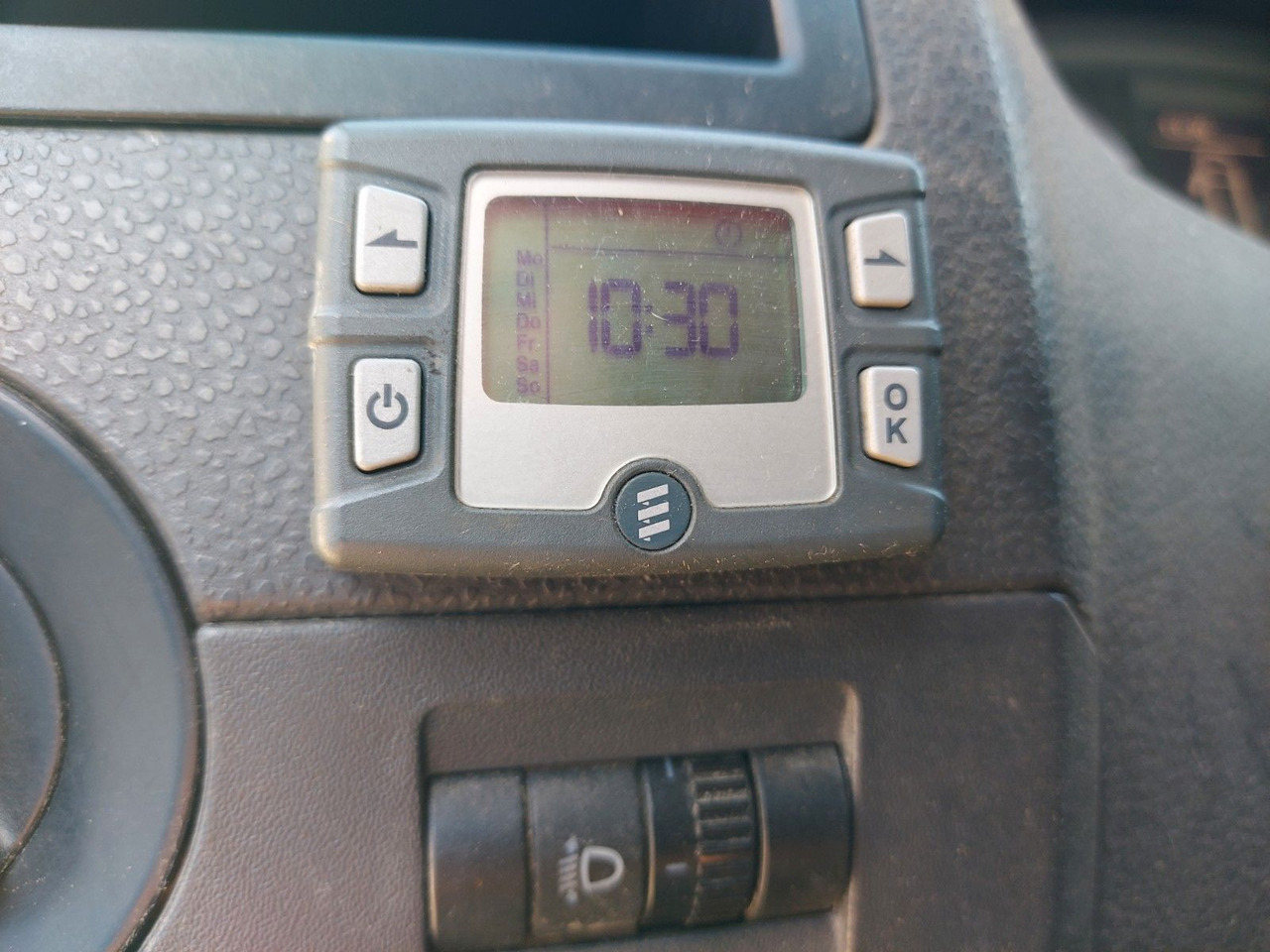 Volkswagen T5 Transporter Kasten Kombi lang 4Motion - Xe van chở khách: hình 4 Volkswagen T5 Transporter Kasten Kombi lang 4Motion - Xe van chở khách: hình 4