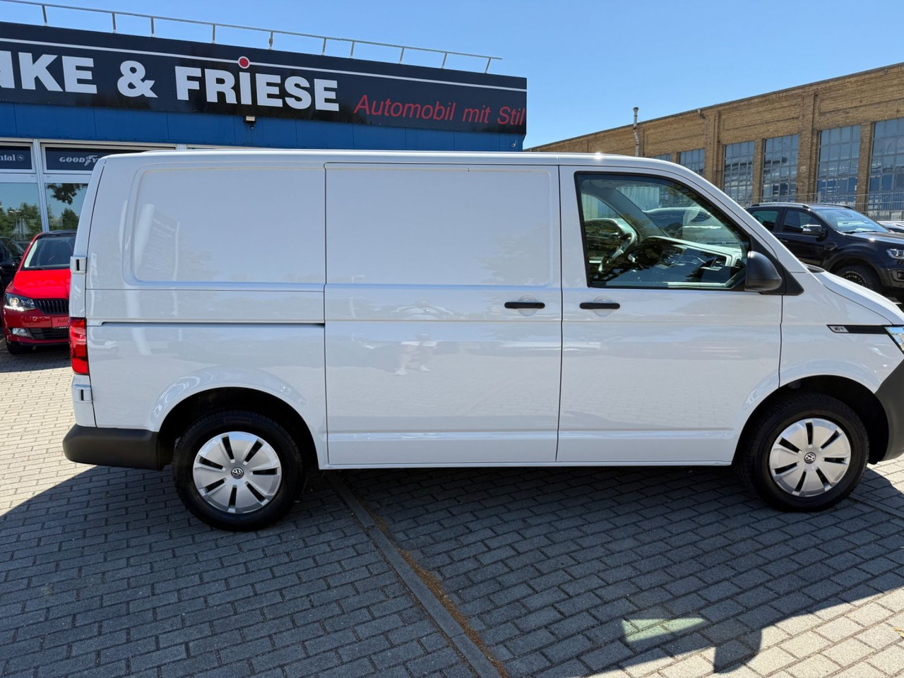 Volkswagen T6 Transporter KAMERA REGAL EINBAUTEN KLIMA - Xe van chở khách: hình 3 Volkswagen T6 Transporter KAMERA REGAL EINBAUTEN KLIMA - Xe van chở khách: hình 3