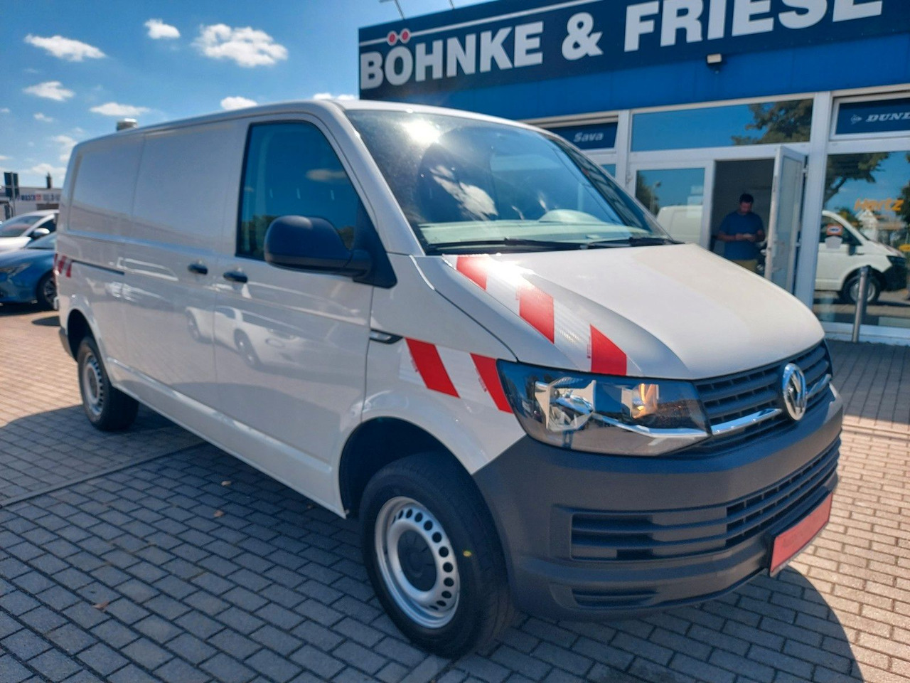 Volkswagen T6 Transporter Kasten-Kombi Lang 4 Motion Klima - Xe van chở khách: hình 2 Volkswagen T6 Transporter Kasten-Kombi Lang 4 Motion Klima - Xe van chở khách: hình 2