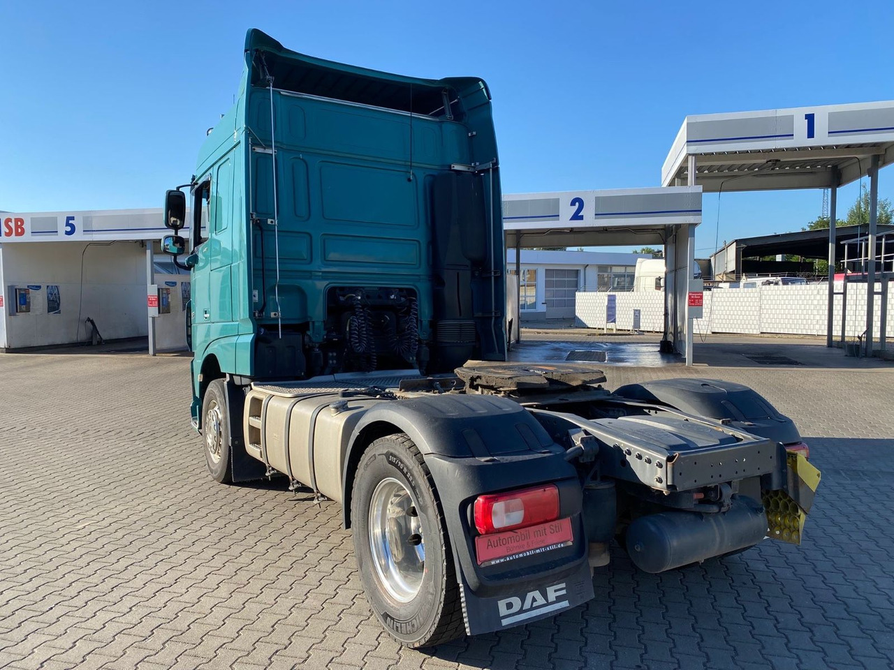 DAF XF 440 EURO 6 KIPPHYDRAULIK ALUFELGEN - Xe đầu kéo: hình 4 DAF XF 440 EURO 6 KIPPHYDRAULIK ALUFELGEN - Xe đầu kéo: hình 4