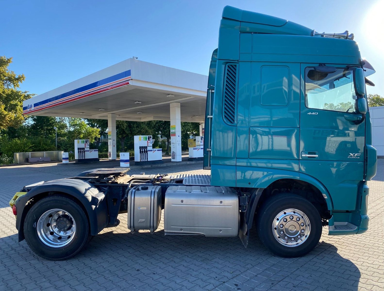 DAF XF 440 EURO 6 KIPPHYDRAULIK ALUFELGEN - Xe đầu kéo: hình 2 DAF XF 440 EURO 6 KIPPHYDRAULIK ALUFELGEN - Xe đầu kéo: hình 2