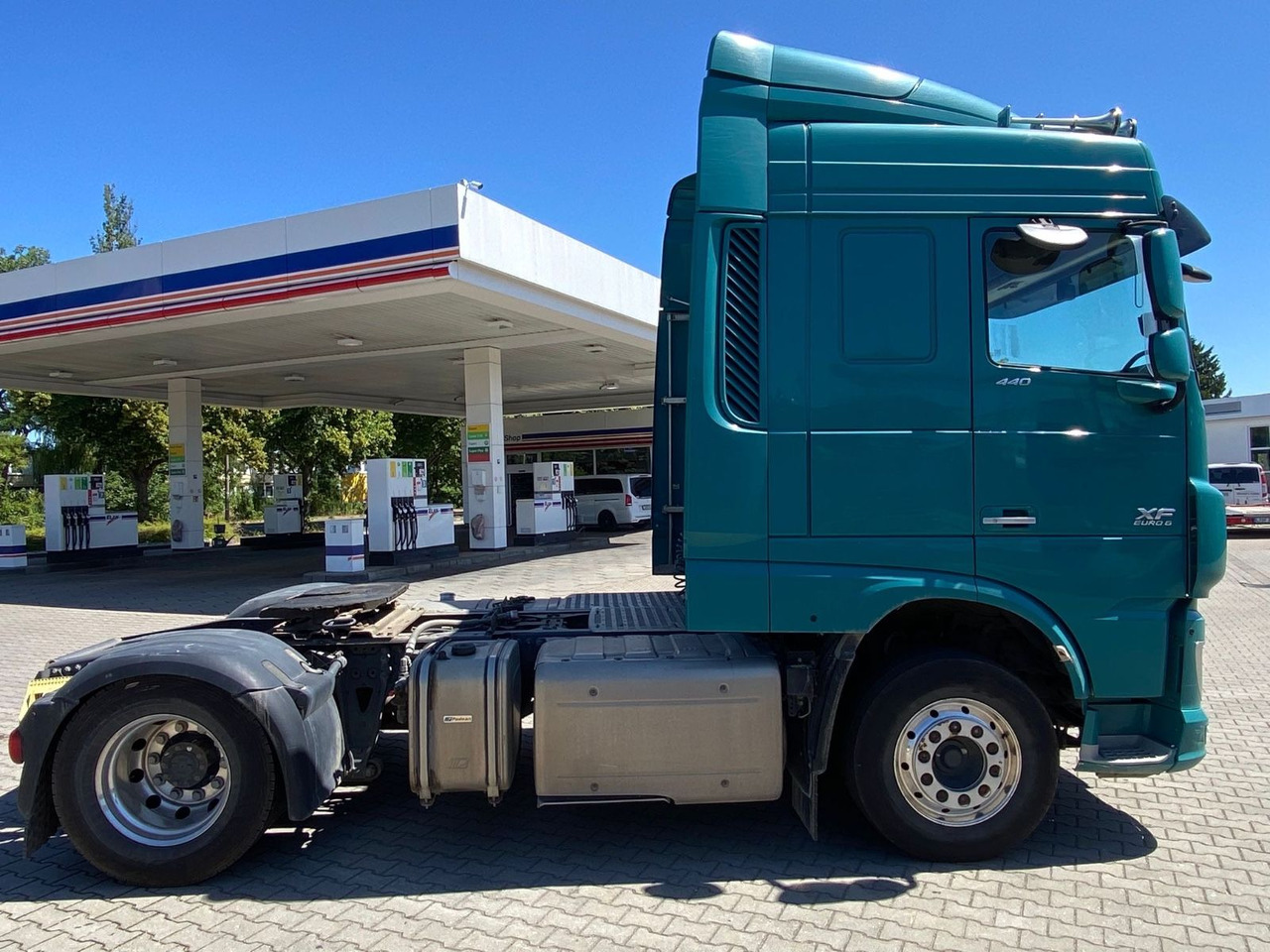DAF XF 440 EURO 6 KIPPHYDRAULIK ALUFELGEN - Xe đầu kéo: hình 4 DAF XF 440 EURO 6 KIPPHYDRAULIK ALUFELGEN - Xe đầu kéo: hình 4