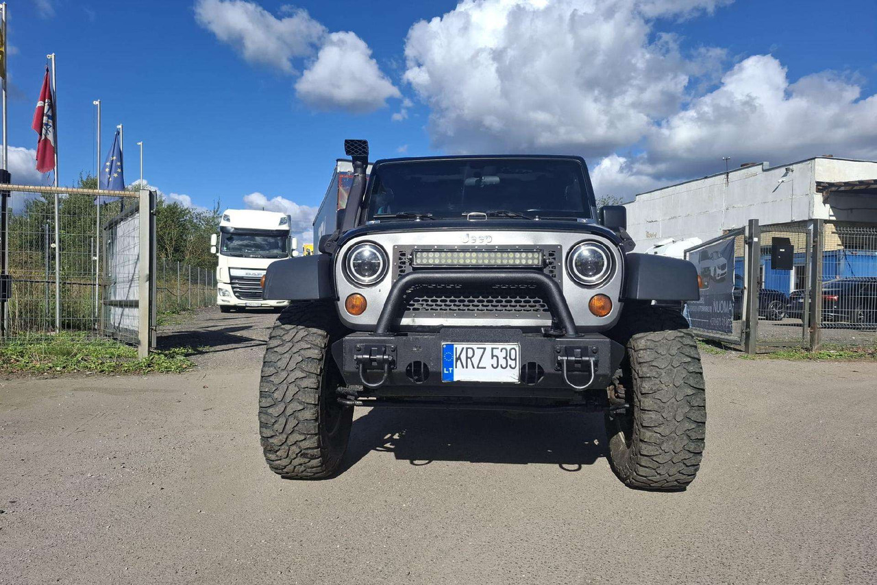 Jeep Wrangler - SUV: hình 4 Jeep Wrangler - SUV: hình 4
