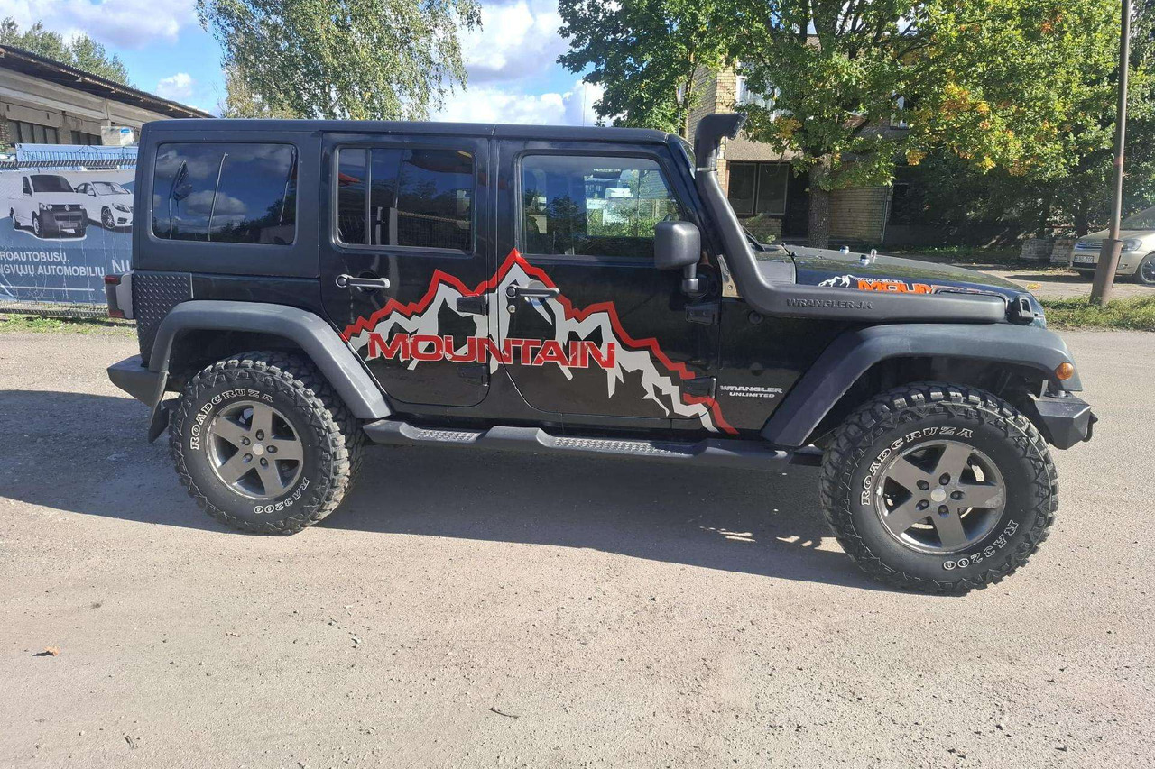 Jeep Wrangler - SUV: hình 2 Jeep Wrangler - SUV: hình 2