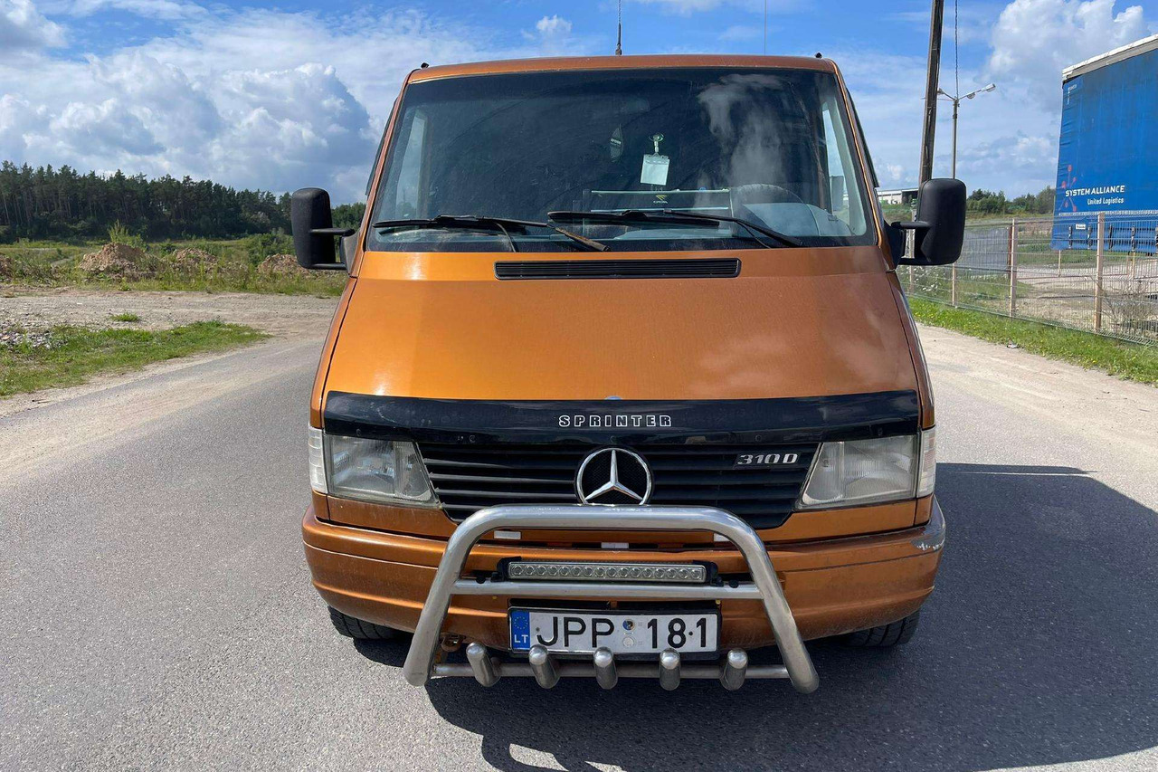 Mercedes-Benz 310 - Xe van chở hàng: hình 5 Mercedes-Benz 310 - Xe van chở hàng: hình 5