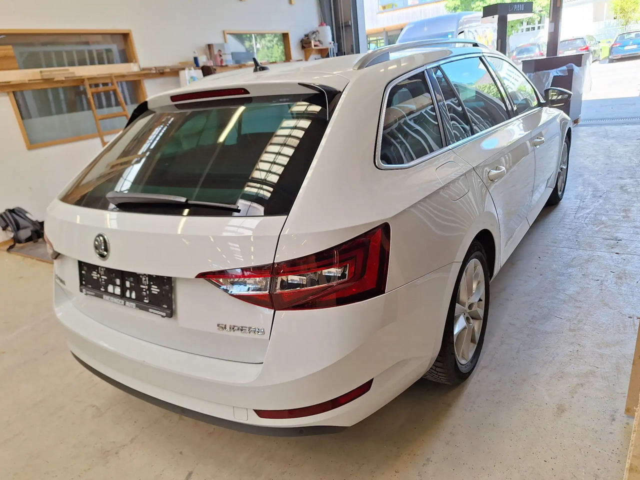 1 Stk. PKW (Skoda) - Xe hơi: hình 4 1 Stk. PKW (Skoda) - Xe hơi: hình 4