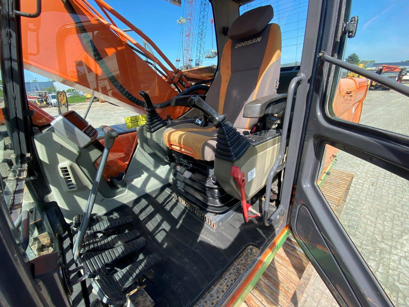 Doosan DX 255 LC NVT - Máy xúc bánh xích: hình 3 Doosan DX 255 LC NVT - Máy xúc bánh xích: hình 3