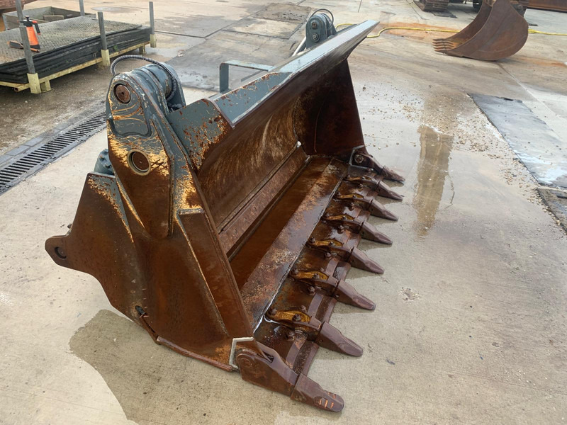 Liebherr LR 624 - Gầu: hình 2 Liebherr LR 624 - Gầu: hình 2