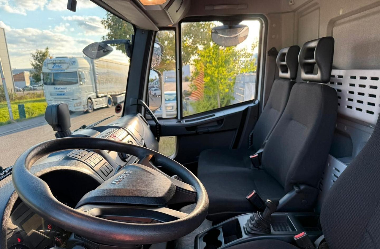 Xe tải thùng mui bạt Iveco: hình 9