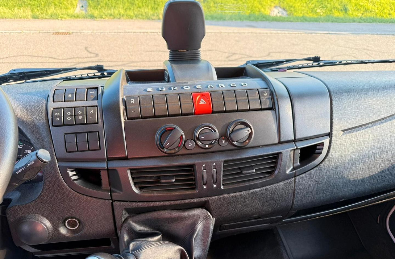 Xe tải thùng mui bạt Iveco: hình 10