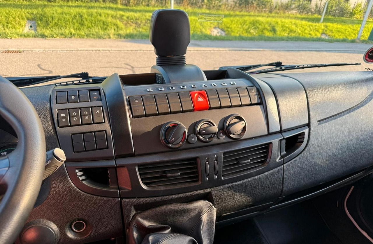 Xe tải thùng mui bạt Iveco: hình 6