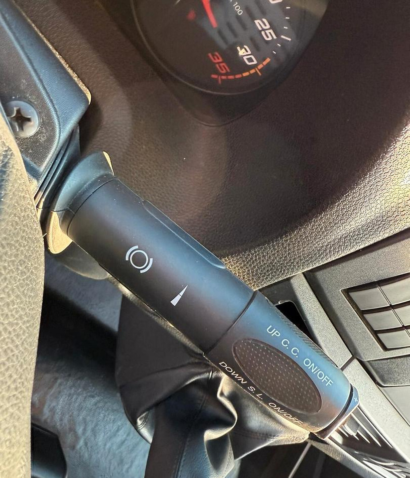 Xe tải thùng mui bạt Iveco: hình 7