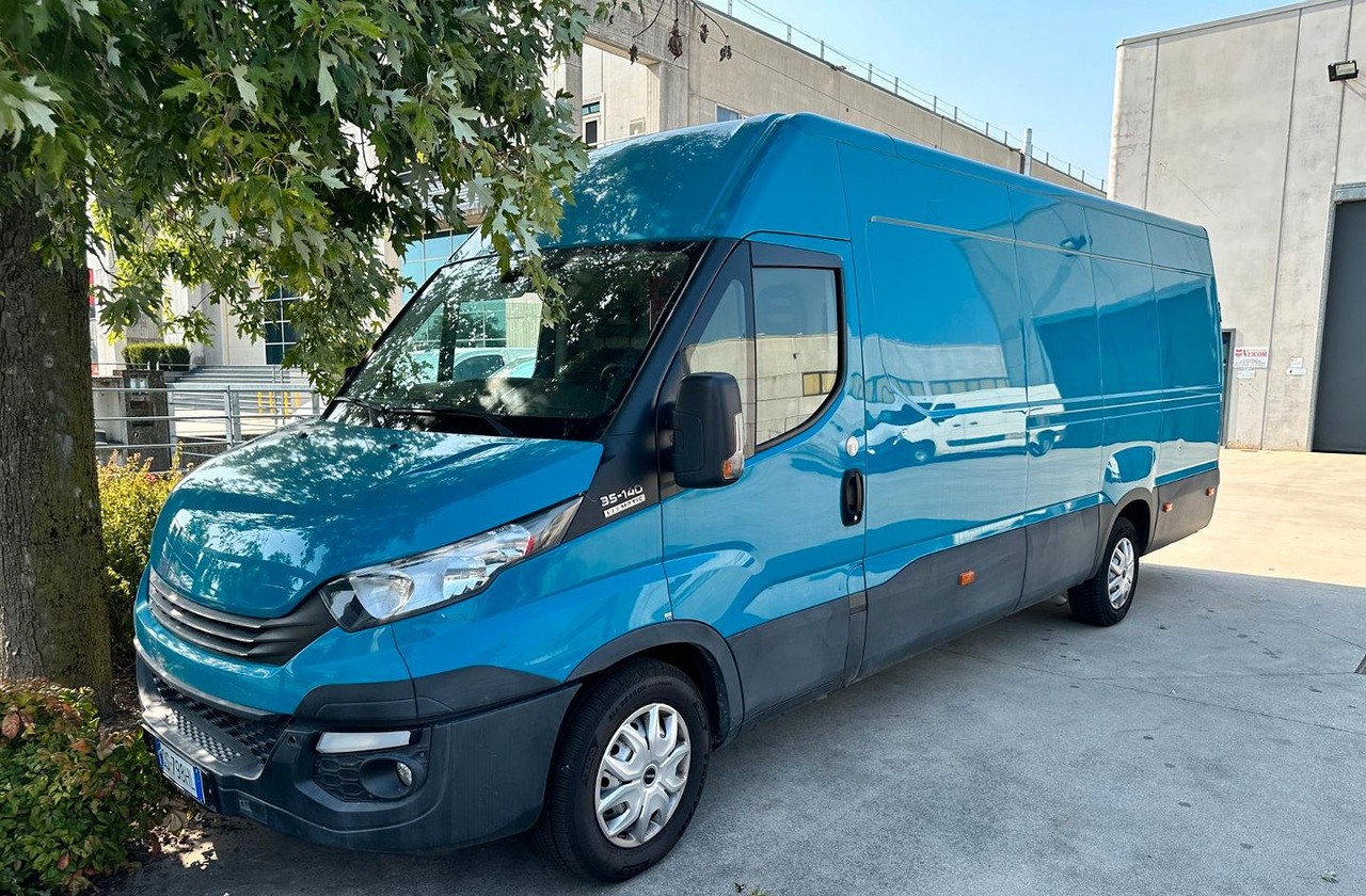 Iveco daily 35s14 passo lungo - Xe van chở hàng: hình 1 Iveco daily 35s14 passo lungo - Xe van chở hàng: hình 1