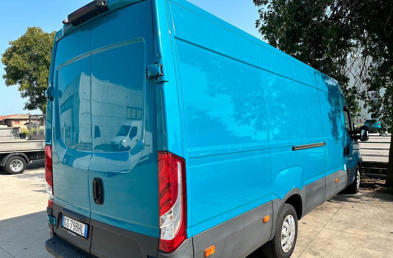 Iveco daily 35s14 passo lungo - Xe van chở hàng: hình 2 Iveco daily 35s14 passo lungo - Xe van chở hàng: hình 2