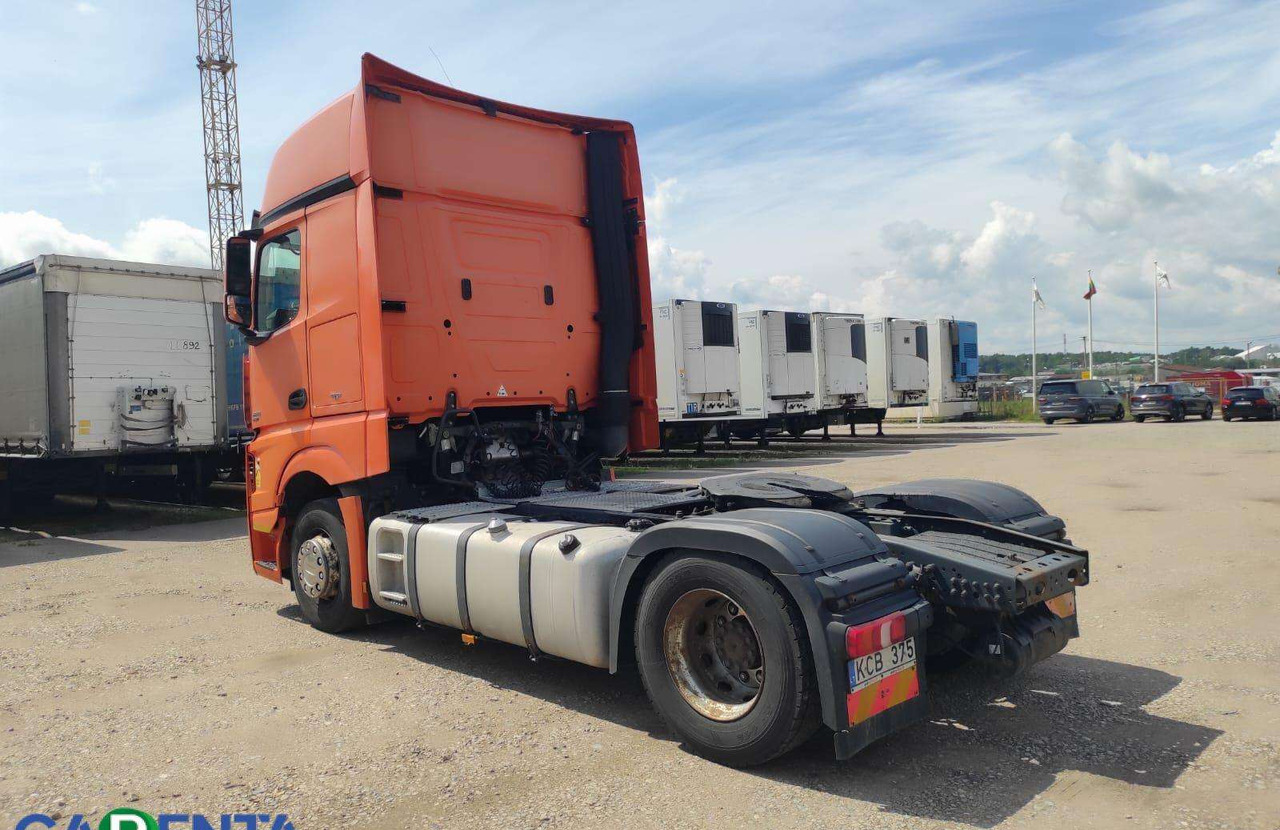 Mercedes-Benz Actros 1845 - Xe đầu kéo: hình 3 Mercedes-Benz Actros 1845 - Xe đầu kéo: hình 3