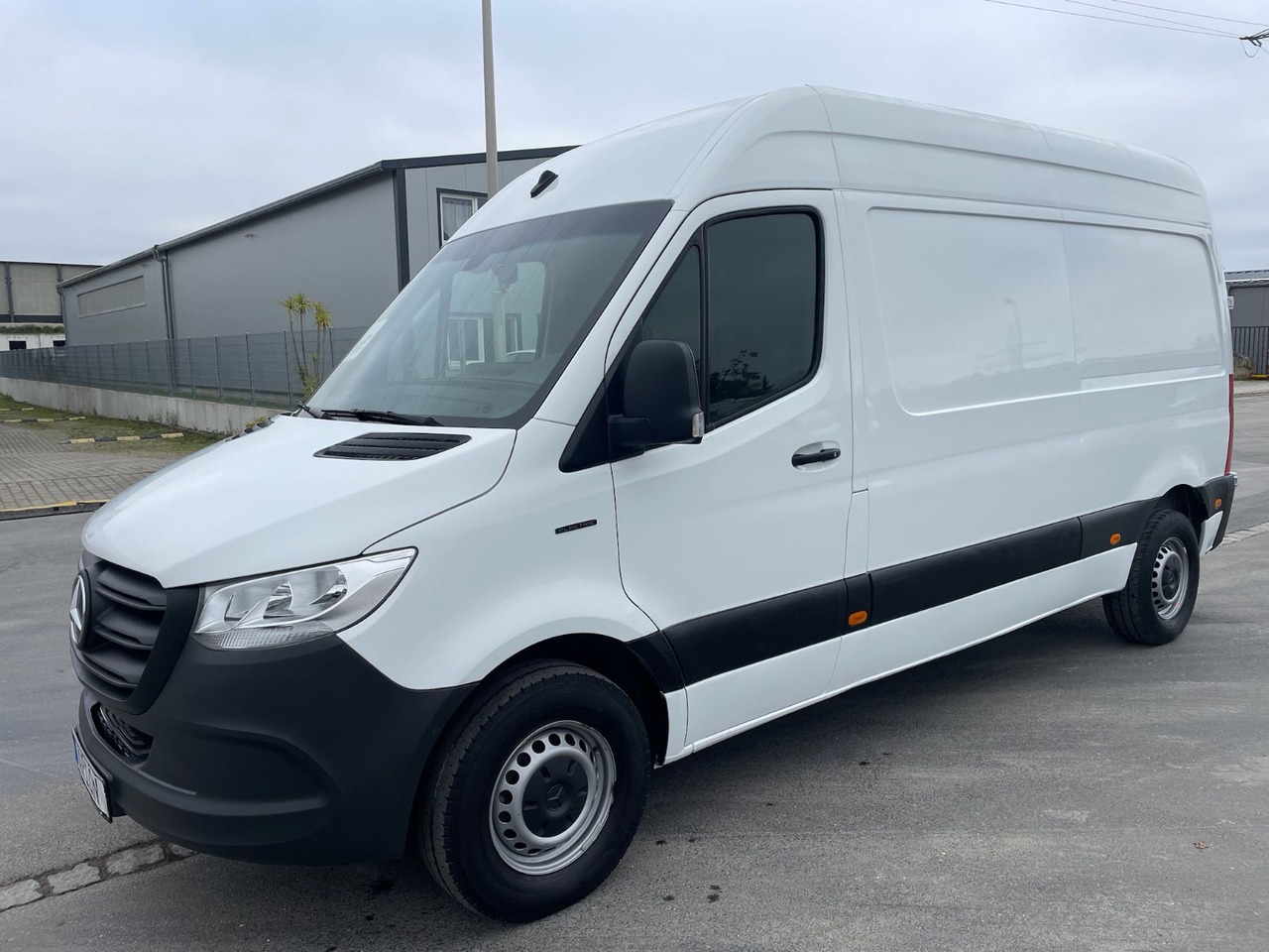 Mercedes-Benz eSprinter L2H2 Kastenwagen/47KW/AC/Kamera - Xe van chở hàng, Xe van điện: hình 3 Mercedes-Benz eSprinter L2H2 Kastenwagen/47KW/AC/Kamera - Xe van chở hàng, Xe van điện: hình 3