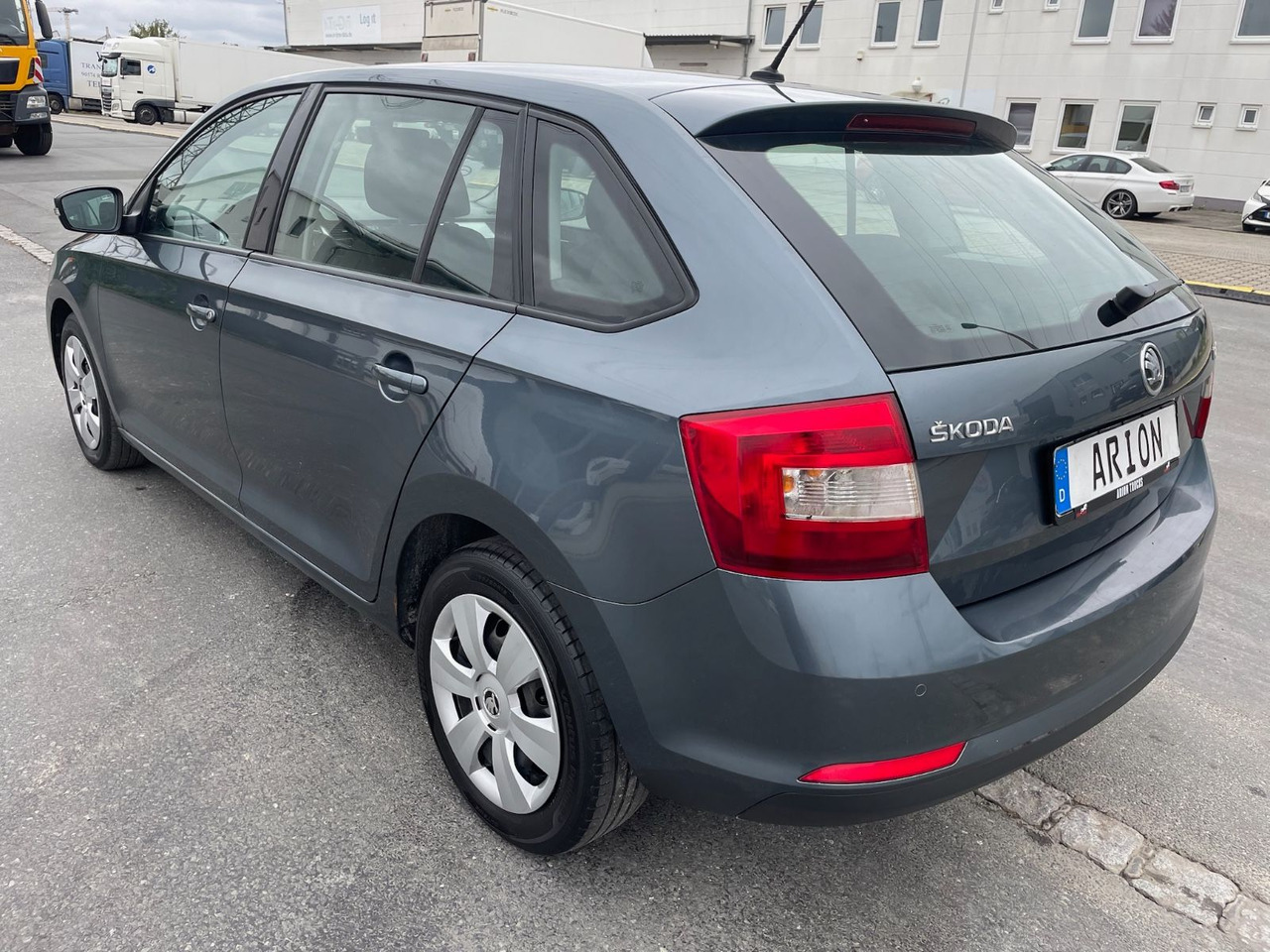 Skoda Rapid Spaceback Ambition - Xe wagon: hình 4 Skoda Rapid Spaceback Ambition - Xe wagon: hình 4