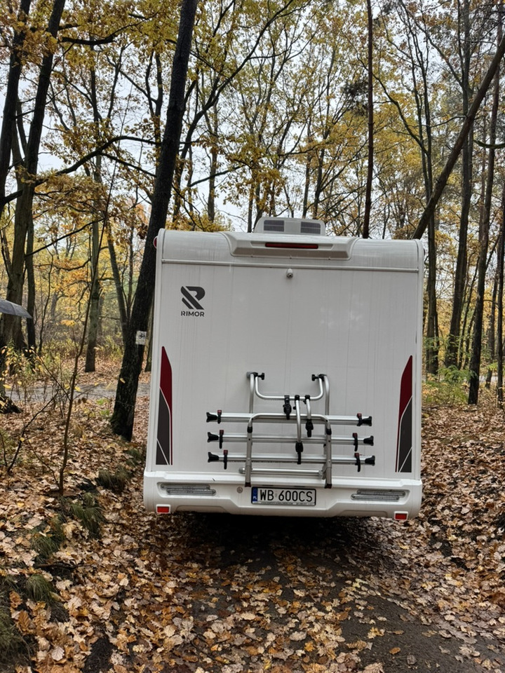 Rimor Seal 695 - Xe cắm trại alkoven: hình 5 Rimor Seal 695 - Xe cắm trại alkoven: hình 5