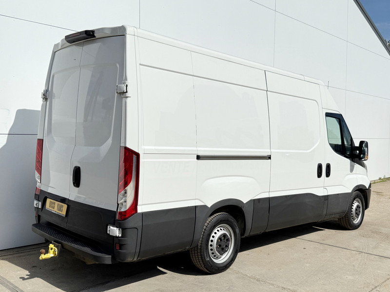 Iveco Daily 35S14 L2H2 Luchtvering Trekhaak Cruise Control Climate Control Lucht Geveerde Bestuurdersstoel - Xe van chở hàng: hình 3 Iveco Daily 35S14 L2H2 Luchtvering Trekhaak Cruise Control Climate Control Lucht Geveerde Bestuurdersstoel - Xe van chở hàng: hình 3