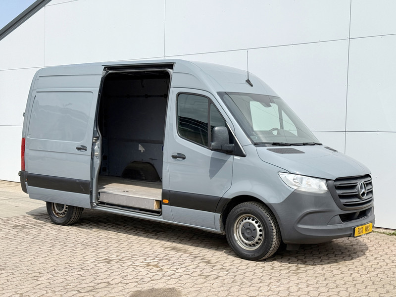 Mercedes-Benz Sprinter 315 1.9 CDI L2H2 Climate Control Cruise Control Carplay Camera RWD - Xe van nhỏ gọn: hình 5 Mercedes-Benz Sprinter 315 1.9 CDI L2H2 Climate Control Cruise Control Carplay Camera RWD - Xe van nhỏ gọn: hình 5