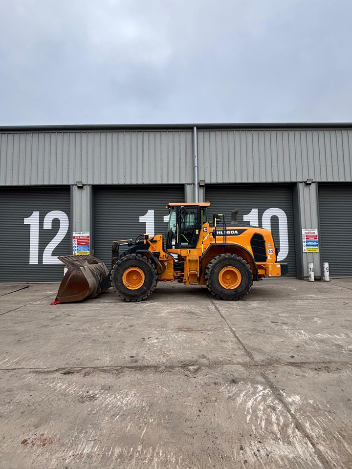 Hyundai HL960A - Máy xúc lật bánh lốp: hình 2 Hyundai HL960A - Máy xúc lật bánh lốp: hình 2