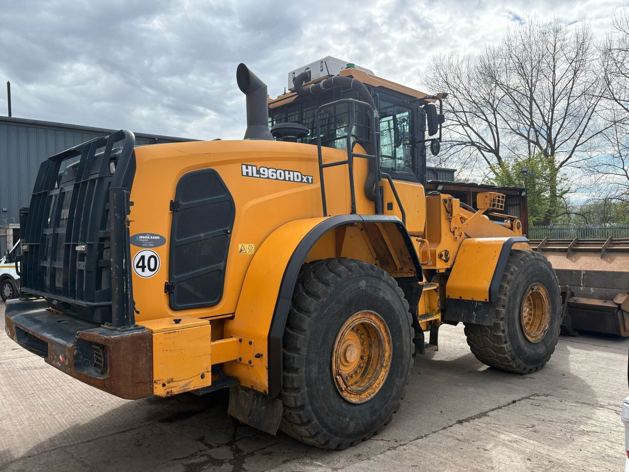 Hyundai HL960HDXT - Máy xúc lật bánh lốp: hình 3 Hyundai HL960HDXT - Máy xúc lật bánh lốp: hình 3