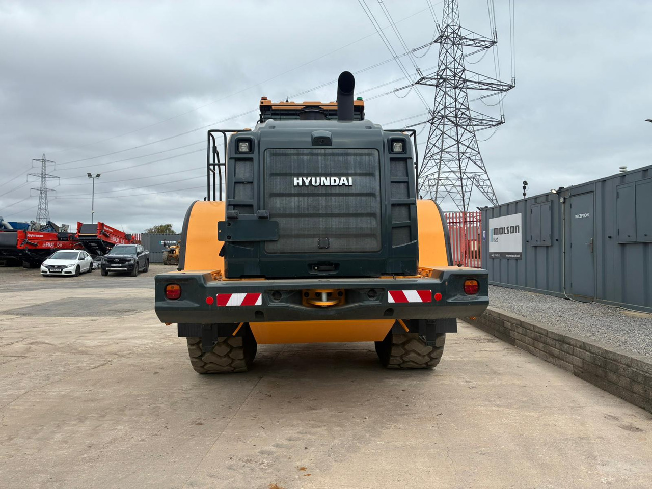 Hyundai HL980A - Máy xúc lật bánh lốp: hình 4 Hyundai HL980A - Máy xúc lật bánh lốp: hình 4