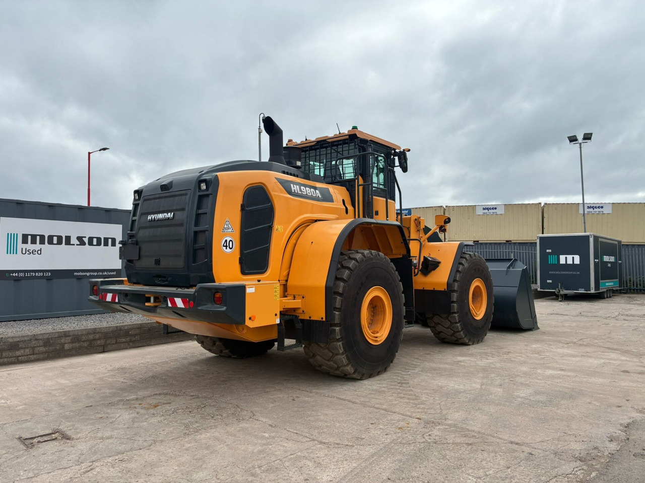 Hyundai HL980A - Máy xúc lật bánh lốp: hình 5 Hyundai HL980A - Máy xúc lật bánh lốp: hình 5