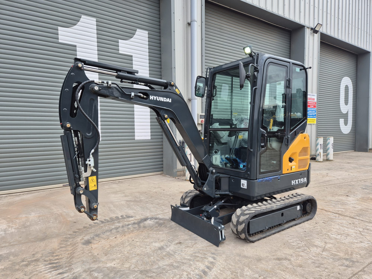 Hyundai HX19A - Máy xúc mini: hình 1 Hyundai HX19A - Máy xúc mini: hình 1