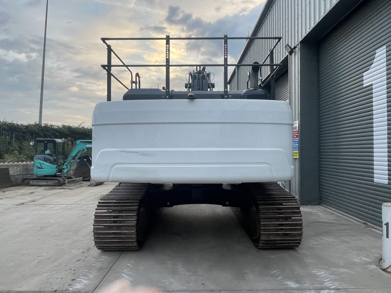 Hyundai HX380AL - Máy xúc bánh xích: hình 4 Hyundai HX380AL - Máy xúc bánh xích: hình 4