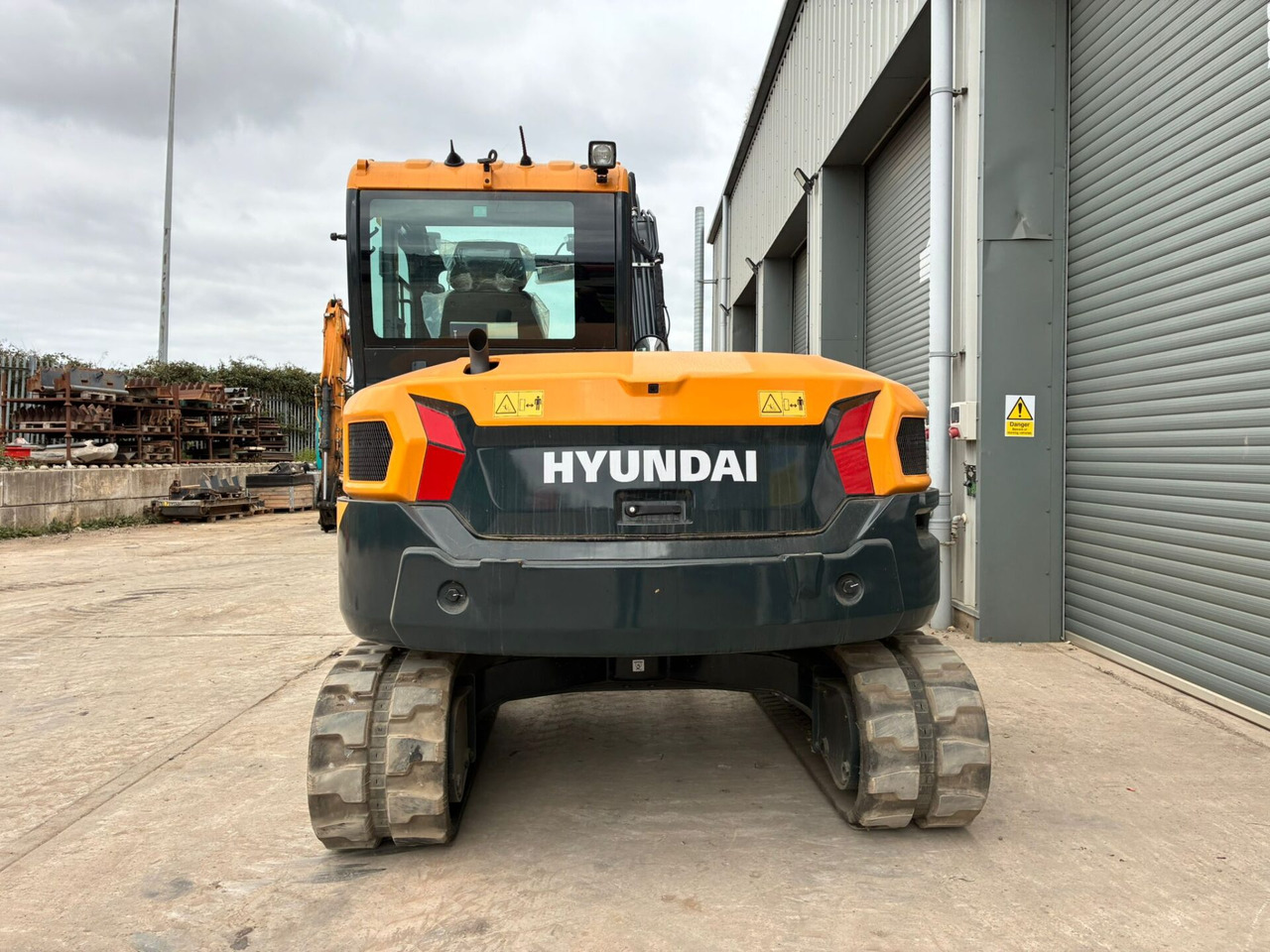 Hyundai HX85A - Máy xúc mini: hình 4 Hyundai HX85A - Máy xúc mini: hình 4