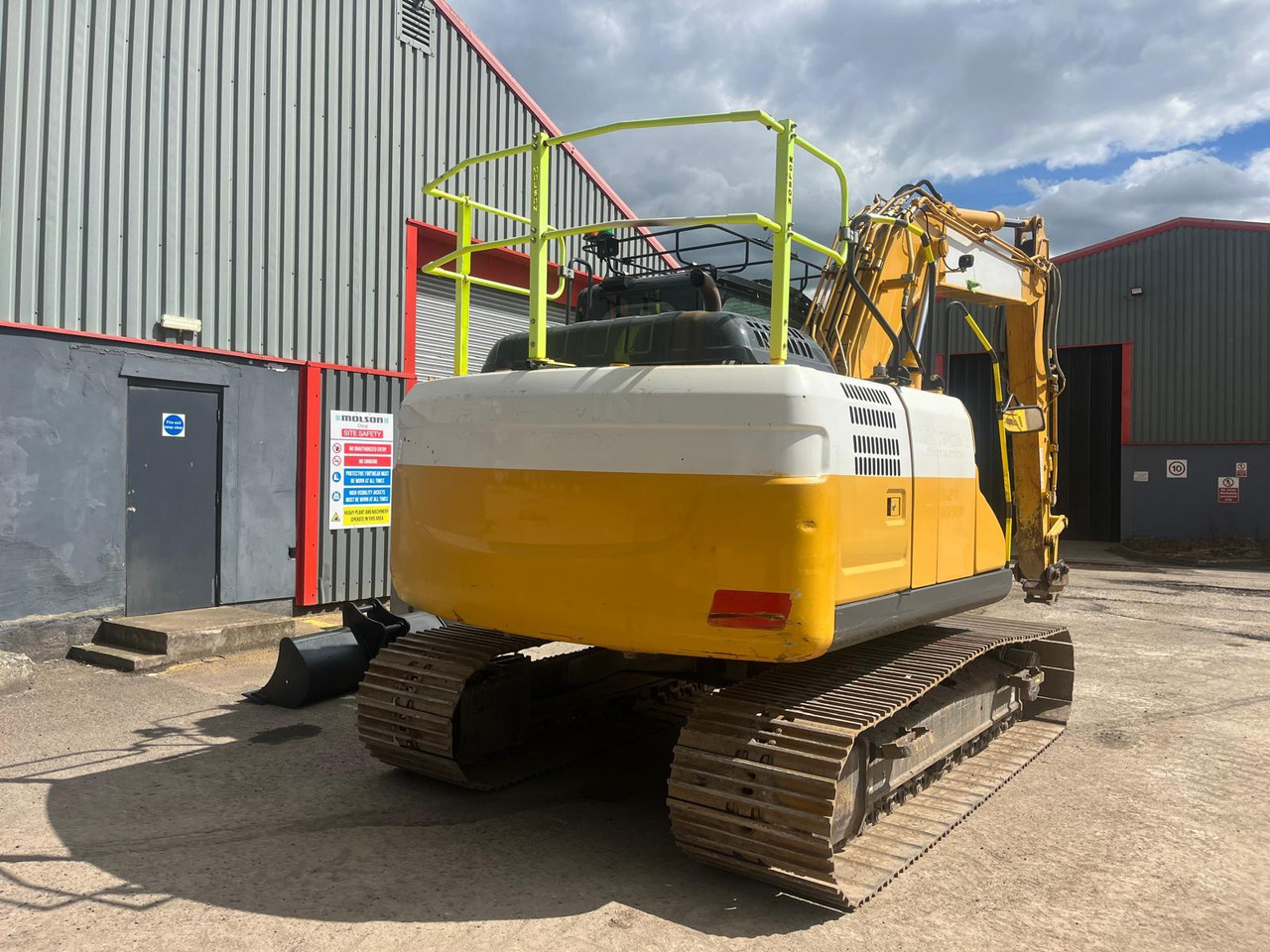 Kobelco SK130LC-11 - Máy xúc bánh xích: hình 5 Kobelco SK130LC-11 - Máy xúc bánh xích: hình 5