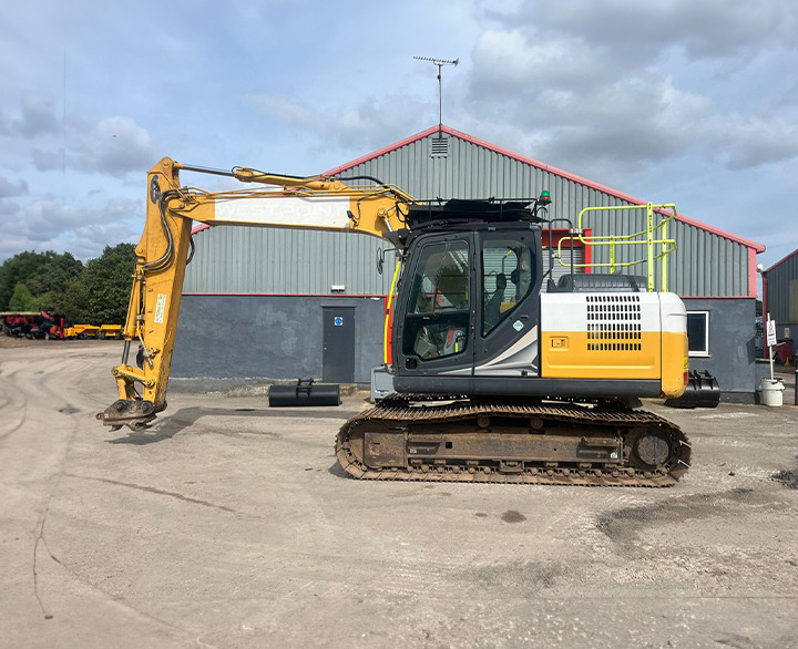 Kobelco SK130LC-11 - Máy xúc bánh xích: hình 2 Kobelco SK130LC-11 - Máy xúc bánh xích: hình 2