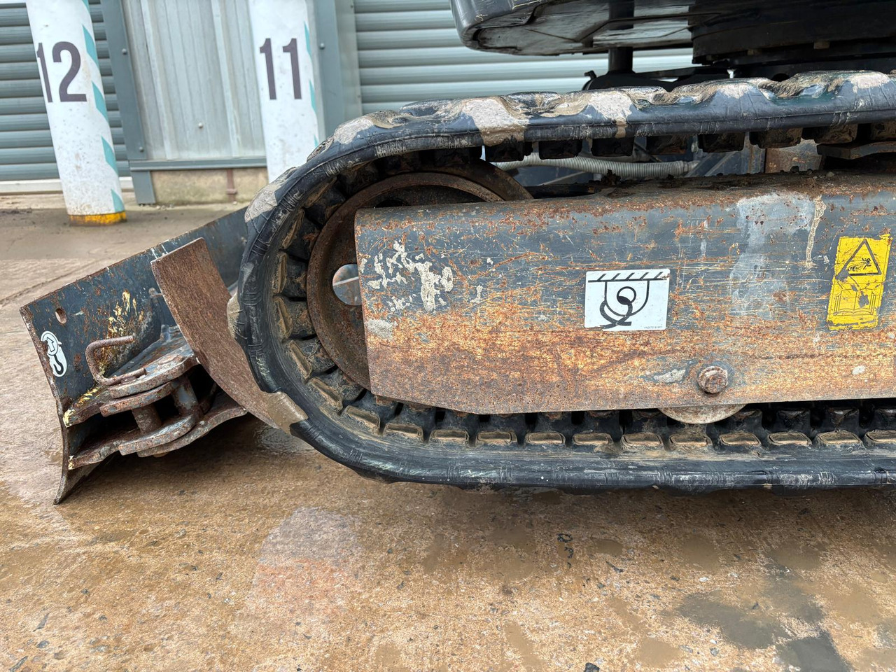 Máy xúc mini Kobelco SK17SR-3E: hình 18 Máy xúc mini Kobelco SK17SR-3E: hình 18