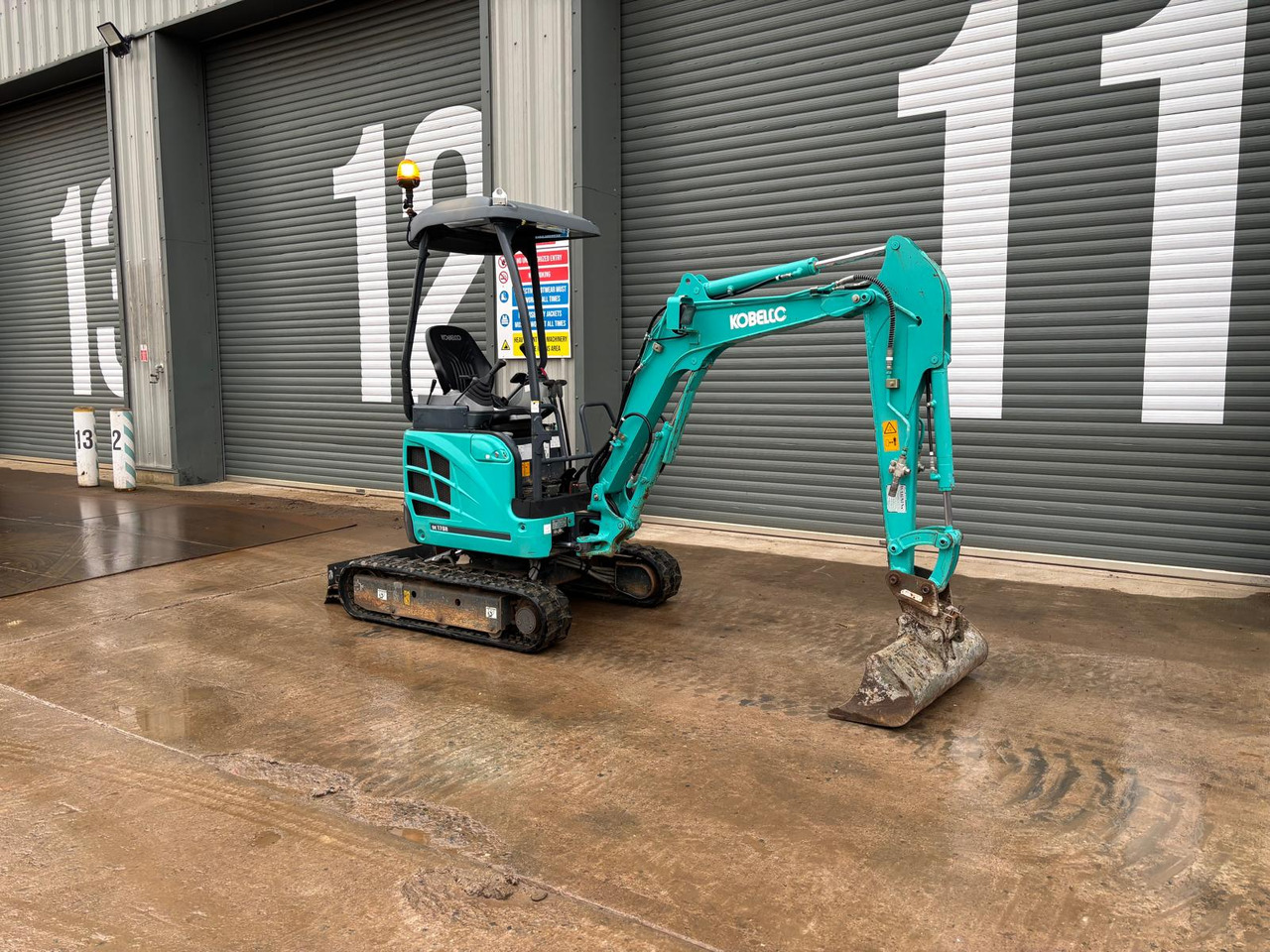 Máy xúc mini Kobelco SK17SR-3E: hình 7 Máy xúc mini Kobelco SK17SR-3E: hình 7