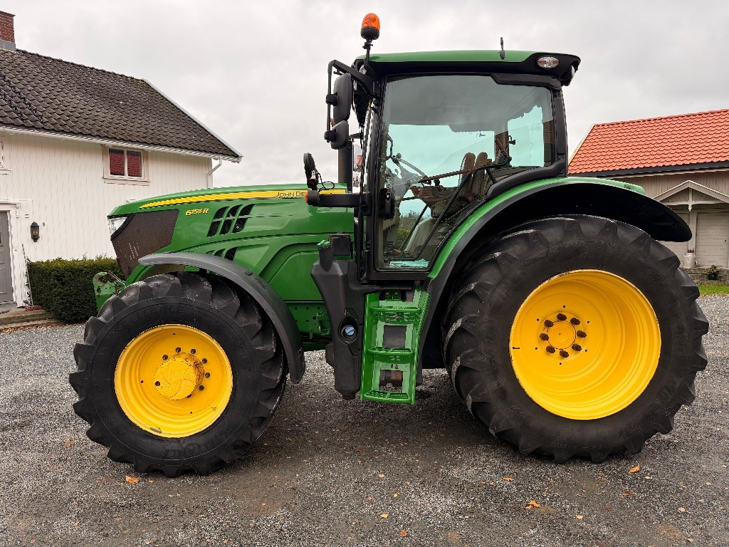 John Deere 6155 R - Máy cày: hình 1 John Deere 6155 R - Máy cày: hình 1