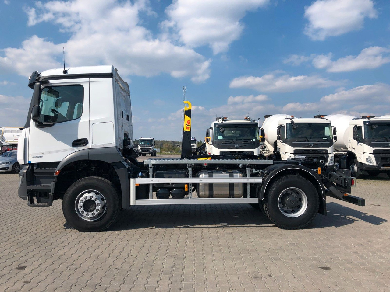 Mercedes-Benz AROCS 2136 Abrollkipper HYVA HKS-12-37-S - Xe tải nâng móc: hình 4 Mercedes-Benz AROCS 2136 Abrollkipper HYVA HKS-12-37-S - Xe tải nâng móc: hình 4