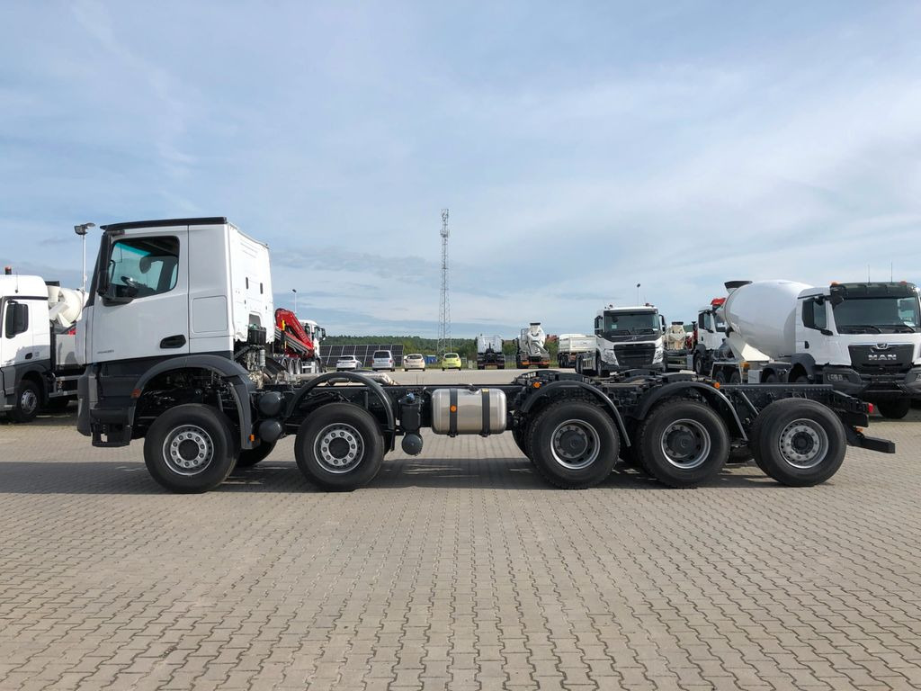 Mercedes-Benz AROCS 4451 10x4 - Xe tải khung gầm: hình 5 Mercedes-Benz AROCS 4451 10x4 - Xe tải khung gầm: hình 5